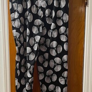 Ruby Rd. Monochrome Leaf Print Pants